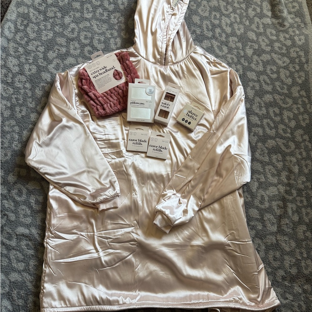 Pink Kitsch Satin Hoodie robe with Accessories. Great Mother’s Day gift!